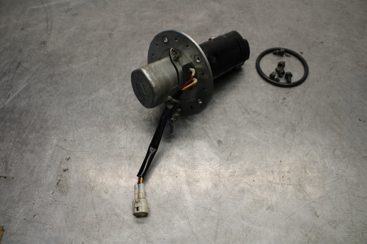 04-05 SUZUKI GSXR600 FUEL PUMP GAS PETROL SENDER UNIT 15100-29G00 BB658