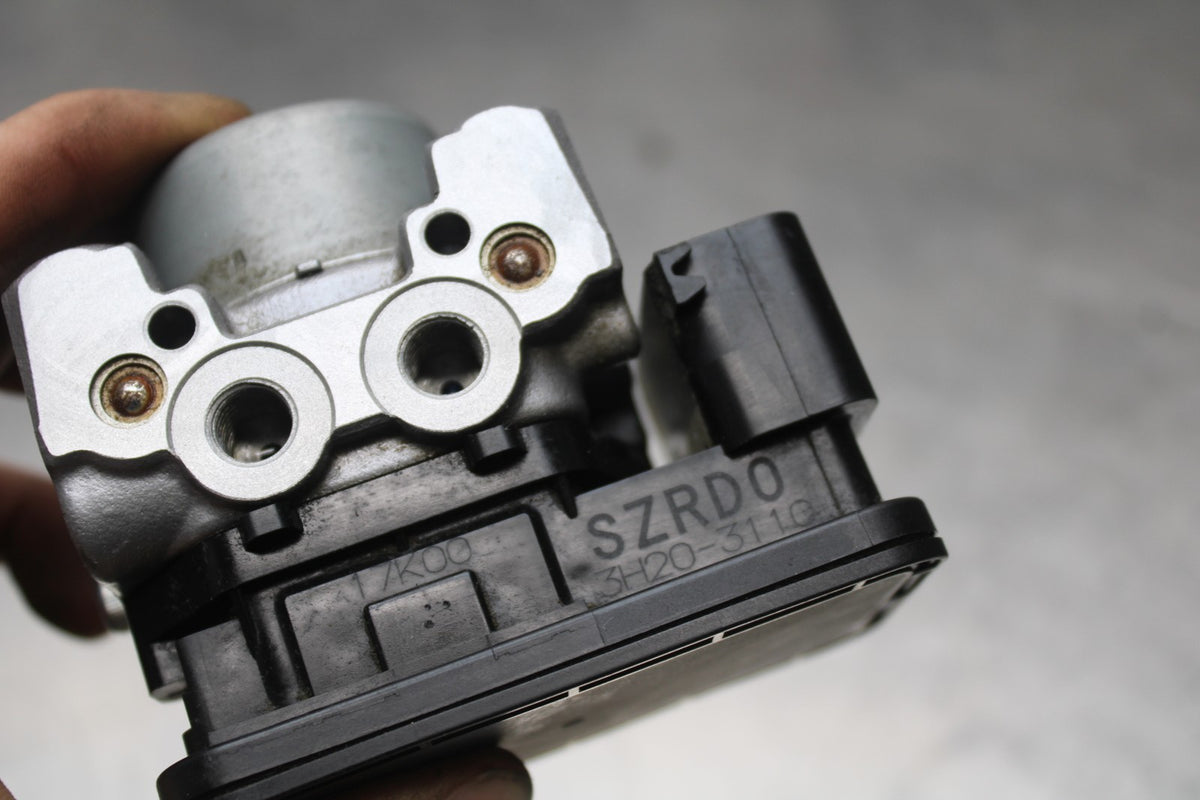 24-25 SUZUKI GSXR1000 ABS PUMP UNIT MODULE BB767