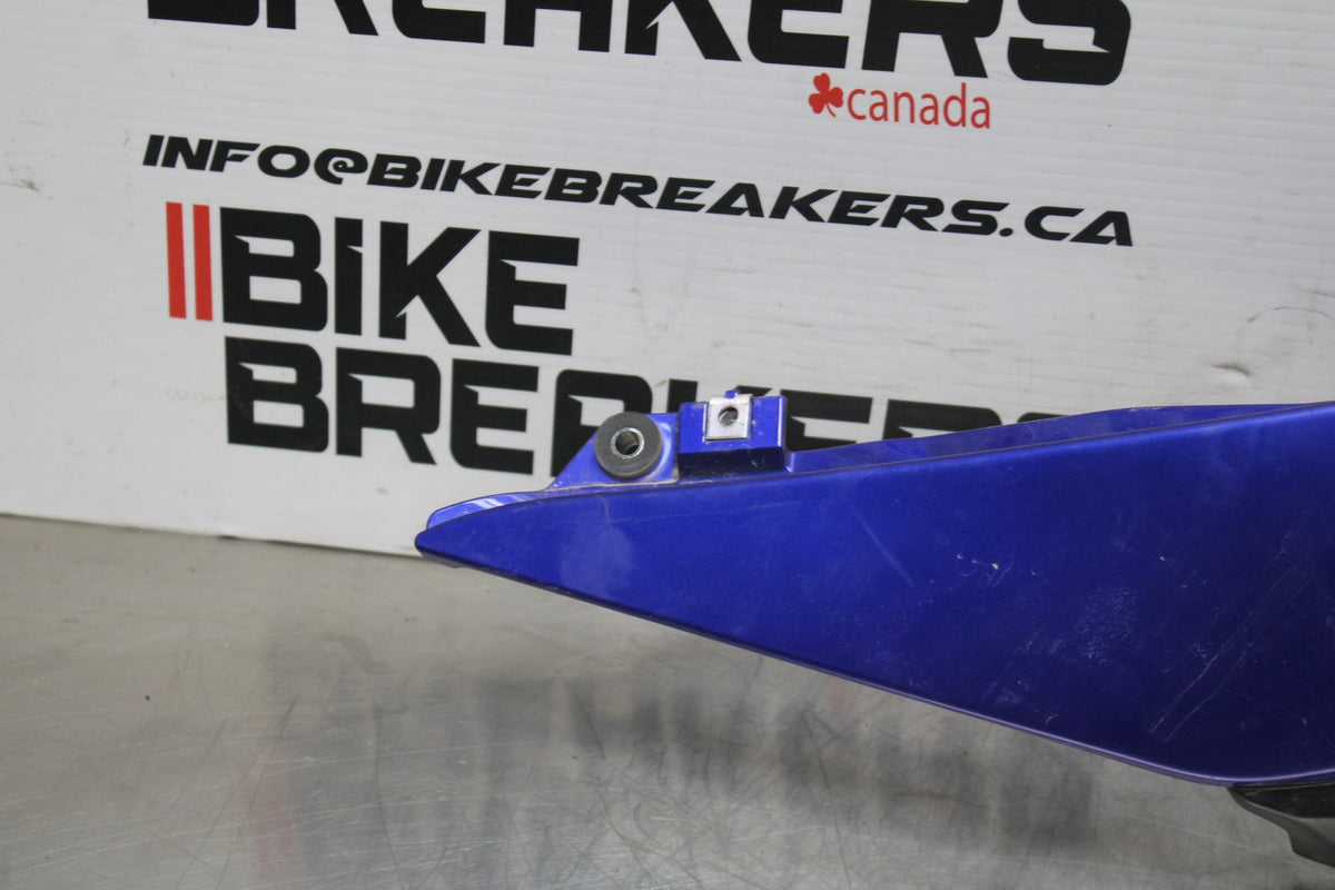17-18 YAMAHA YZF R3 LEFT REAR BACK TAIL FAIRING COWL SHROUD BB788