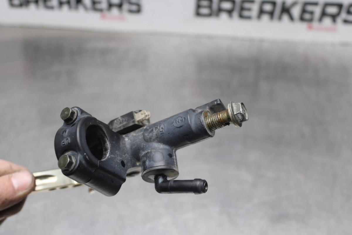 06 SUZUKI SV650S FRONT BRAKE MASTER CYLINDER w/ LEVER BB783