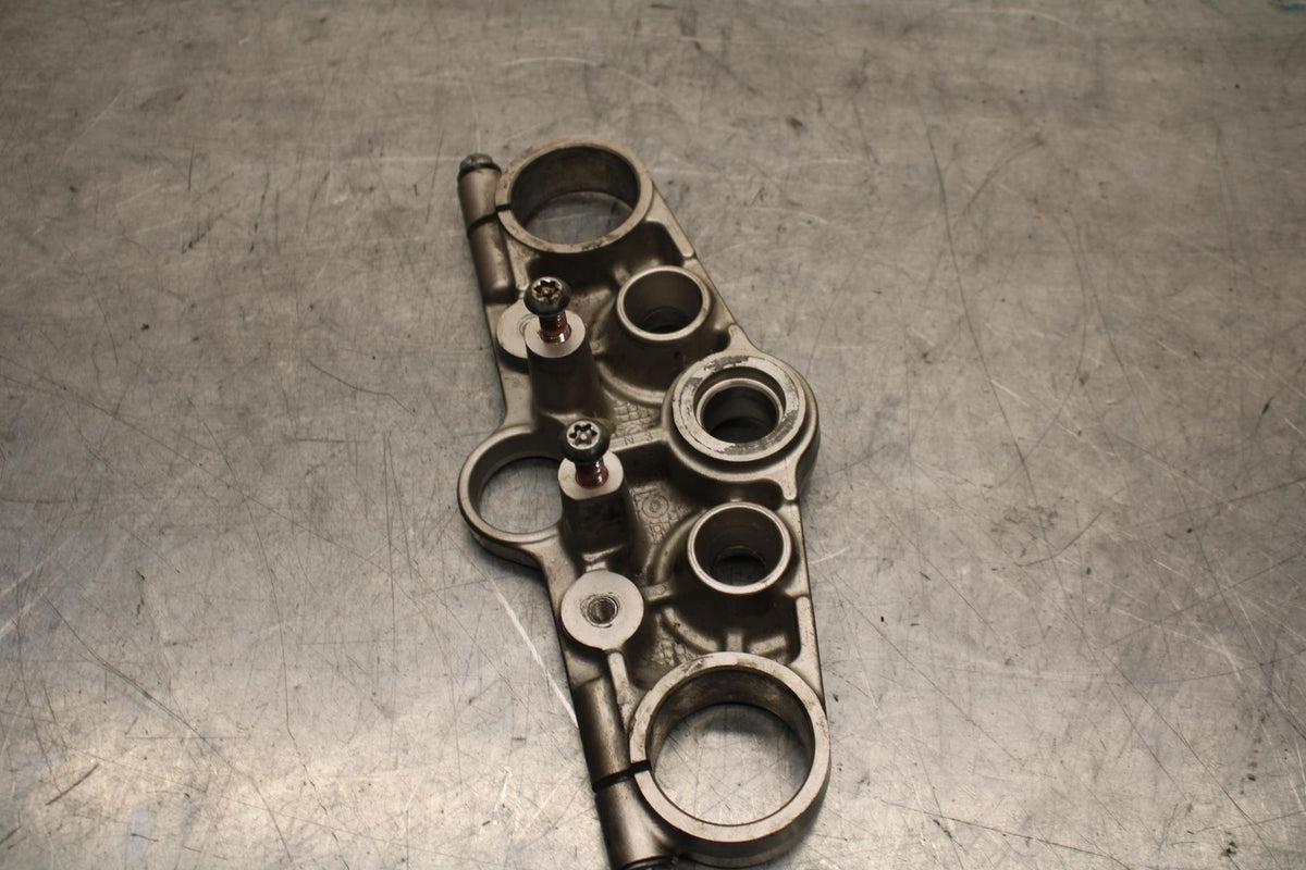 1997 Suzuki Bandit 1200 GSF1200S FORKS UPPER TRIPLE TREE CLAMP BB559