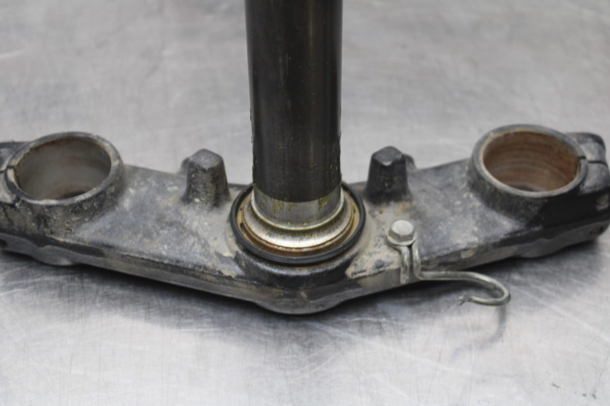 06 KAWASAKI Z750 FRONT FORKS CLAMP LOWER TRIPLE TREE STEM BB837