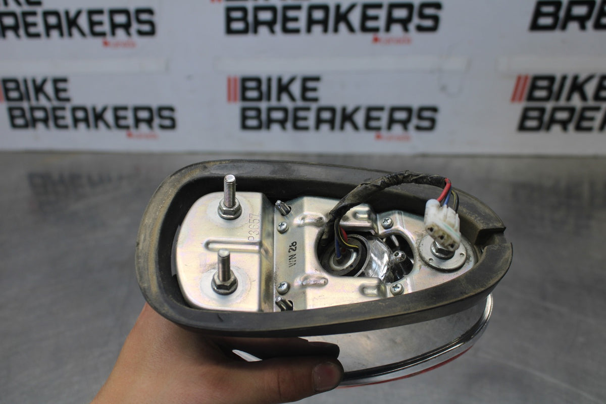 08 KAWASAKI VULCAN 1600 VN1600D NOMAD TAILLIGHT REAR TAIL BRAKE LIGHT BB904