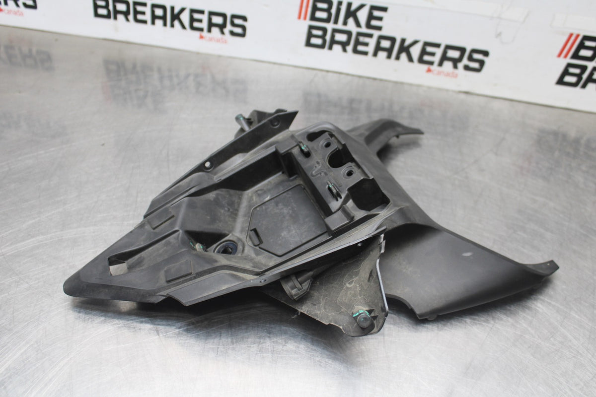 16 DUCATI 959 PANIGALE CENTER REAR BACK TAIL FAIRING COWL BB912
