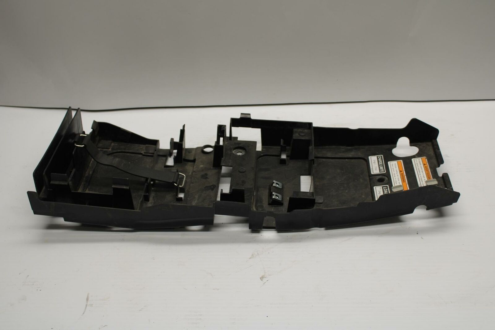 08-16 YAMAHA YZF R6 REAR BACK TAIL UNDERTAIL BATTERY TRAY PLASTIC BB247