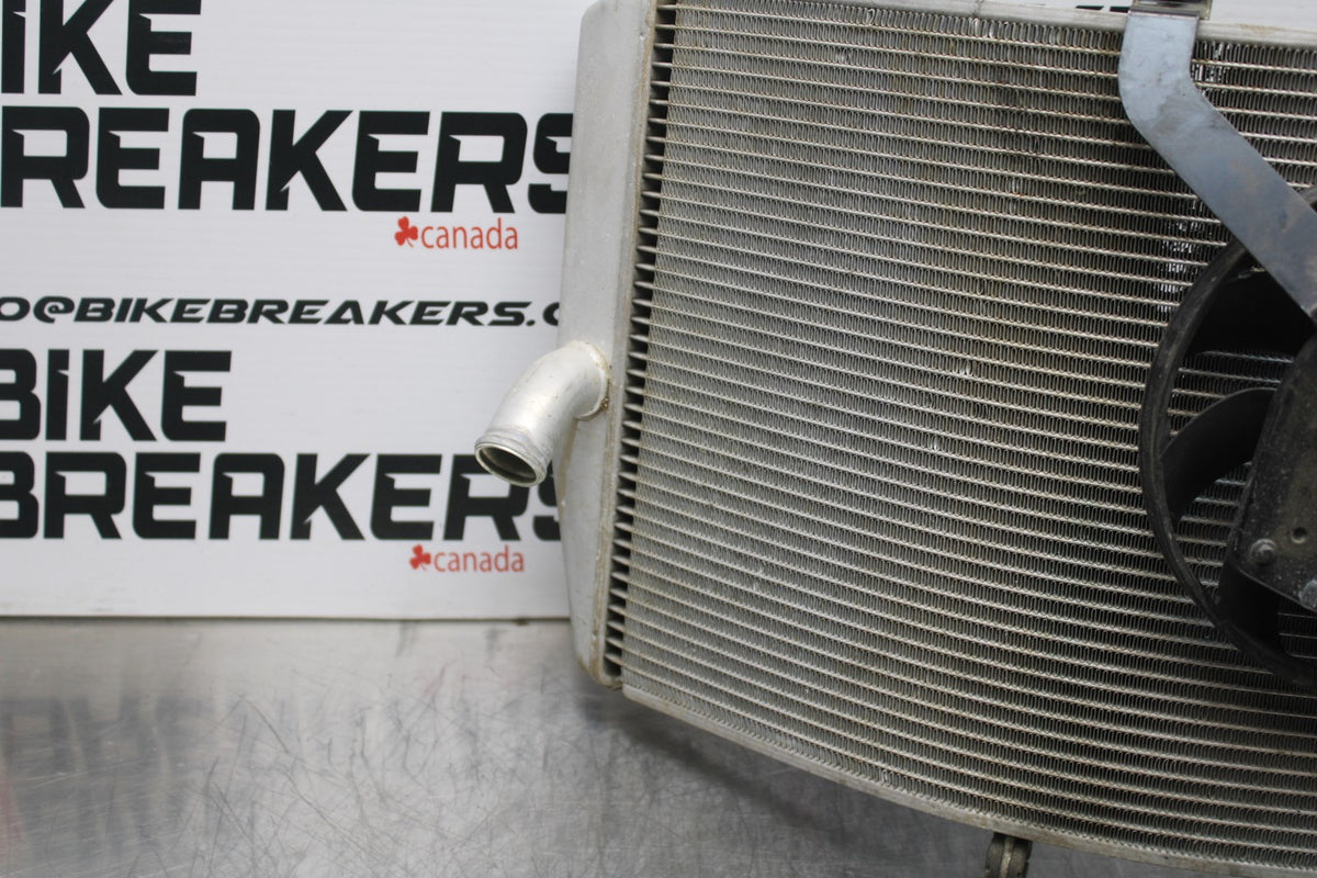 04-05 SUZUKI GSXR600 ENGINE RADIATOR MOTOR COOLER COOLING RADIATER BB329
