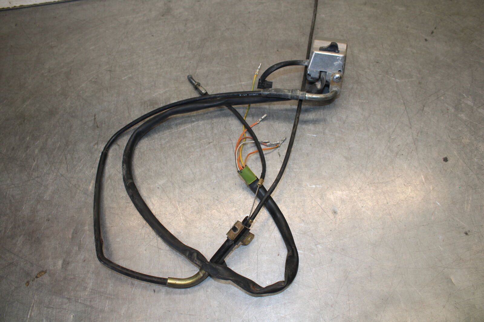 87-03 SUZUKI INTRUDER 1400 VS1400GLP RIGHT HANDLE KILL OFF START SWITCH  BB702