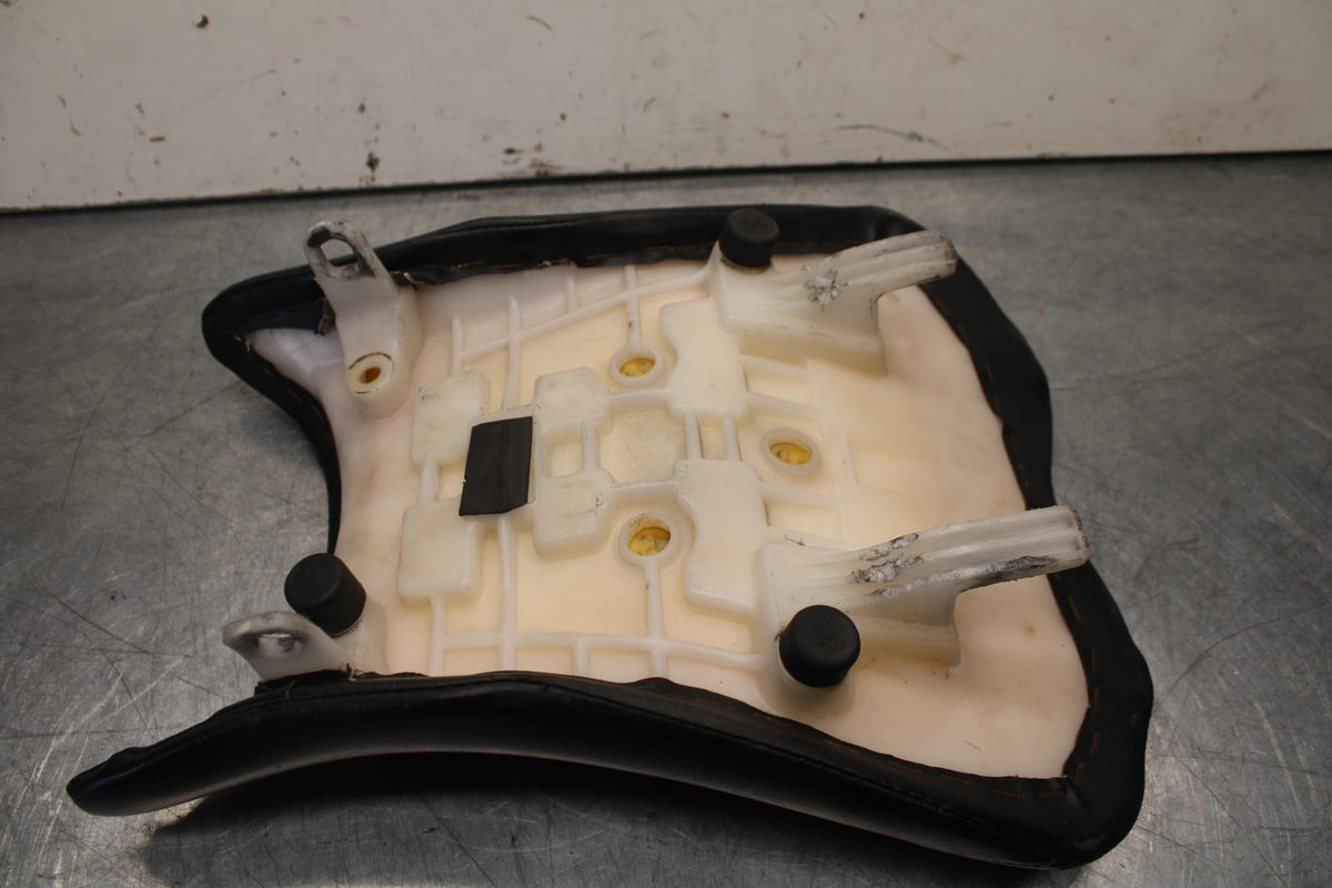 06-07 SUZUKI GSXR750 AFTERMARKET FRONT DRIVERS SEAT PAD SADDLE  BB613