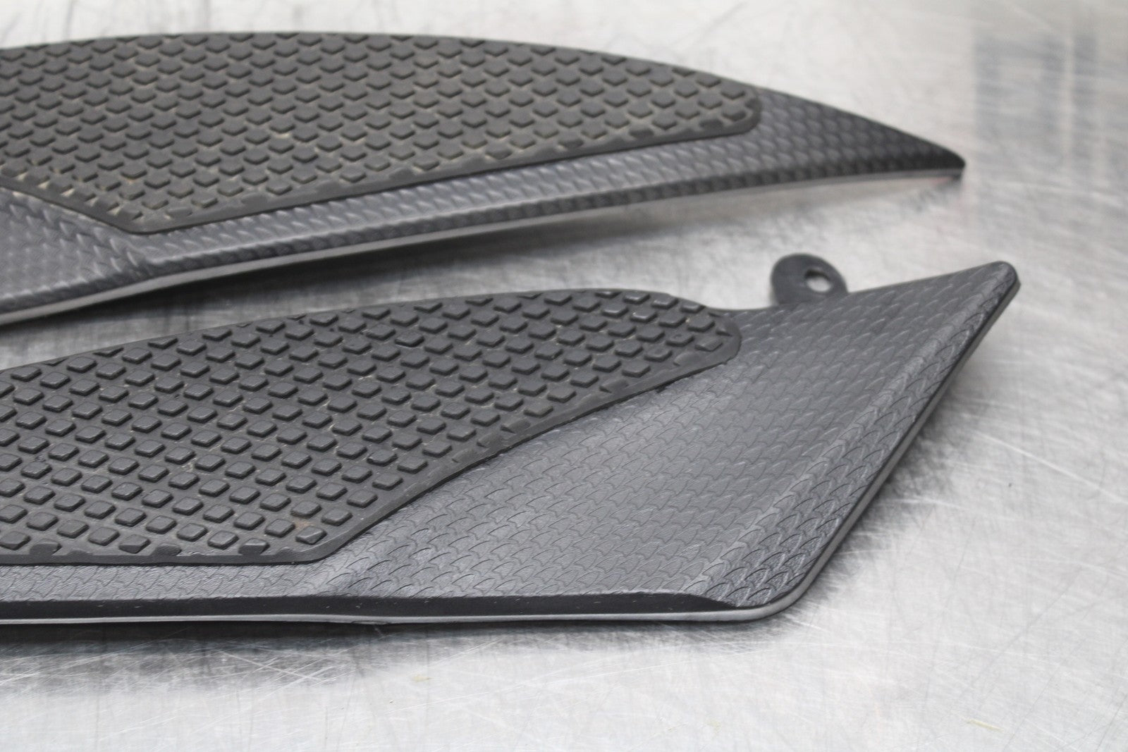 07-08 YAMAHA YZF R1 RIGHT LEFT GAS FUEL TANK PANELS COVERS TRIM SET COWLS  BB771