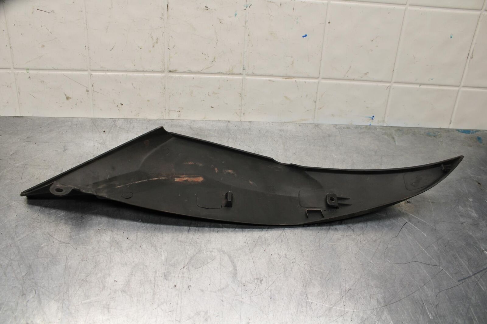2007 Yamaha YZF R6 LEFT FRONT UPPER MID SIDE FAIRING COWL PLASTIC BB590