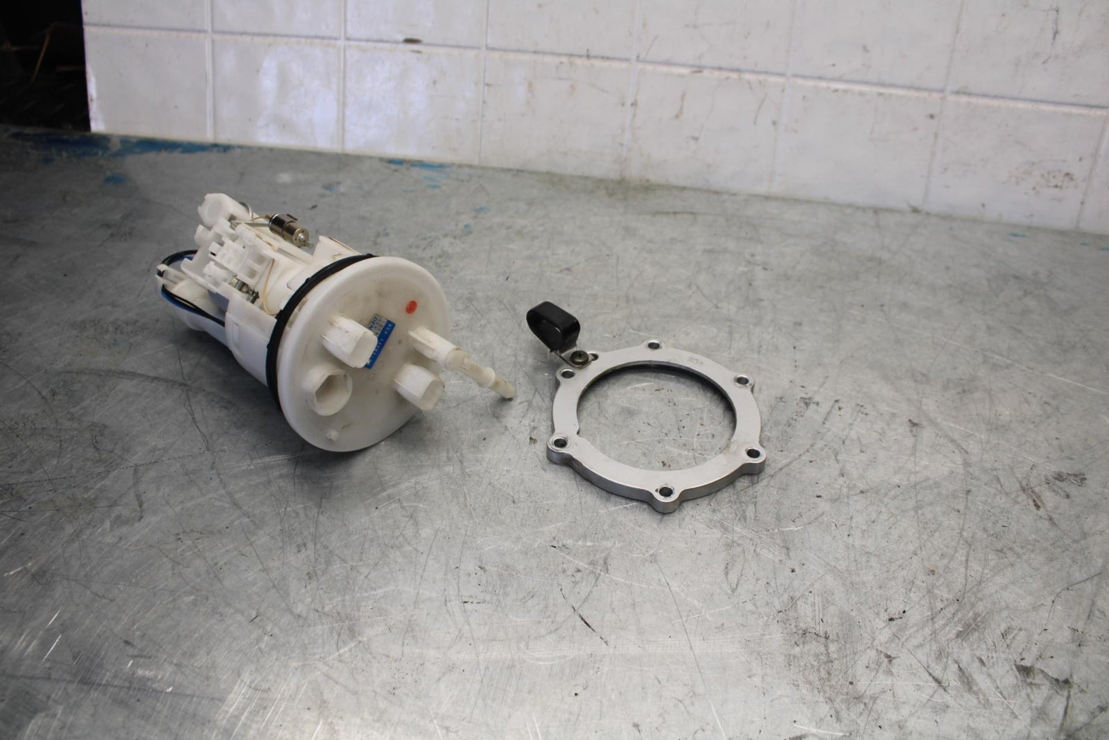 07-08 YAMAHA YZF R1 FUEL PUMP GAS PETROL SENDER UNIT BB425
