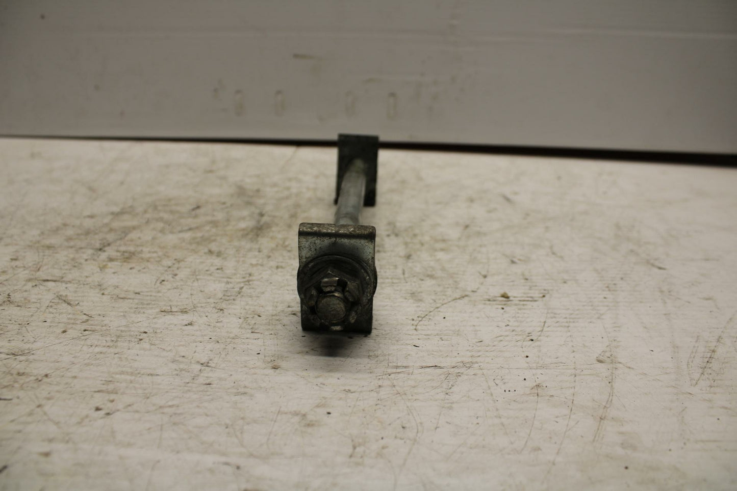 90-07 KAWASAKI ZZR 250 REAR AXLE BACK WHEEL RIM PIVOT BOLT AXEL BB298