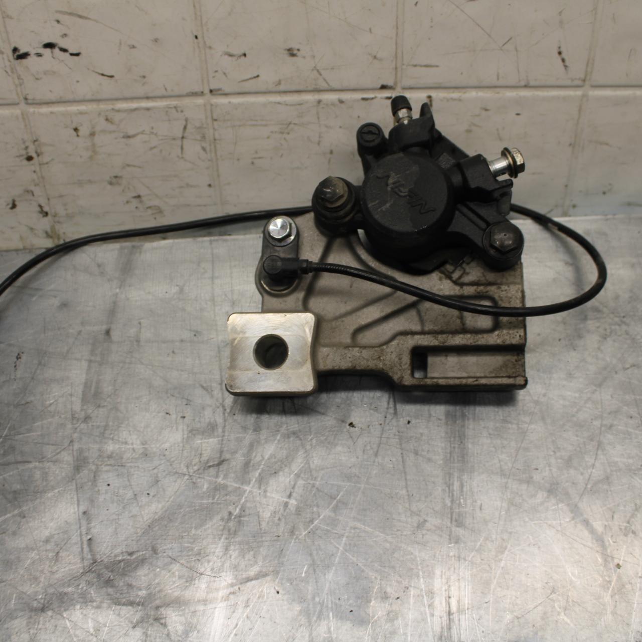 17-23 SUZUKI GSXR 250 GSX250RL8 REAR BACK BRAKE CALIPER W MOUNT BRACKET BB490