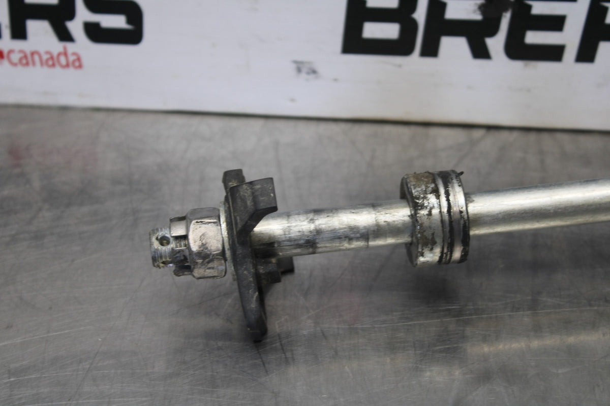 23-26 KAWASAKI NINJA ZX4RR REAR AXLE BACK WHEEL RIM PIVOT BOLT AXEL BB898