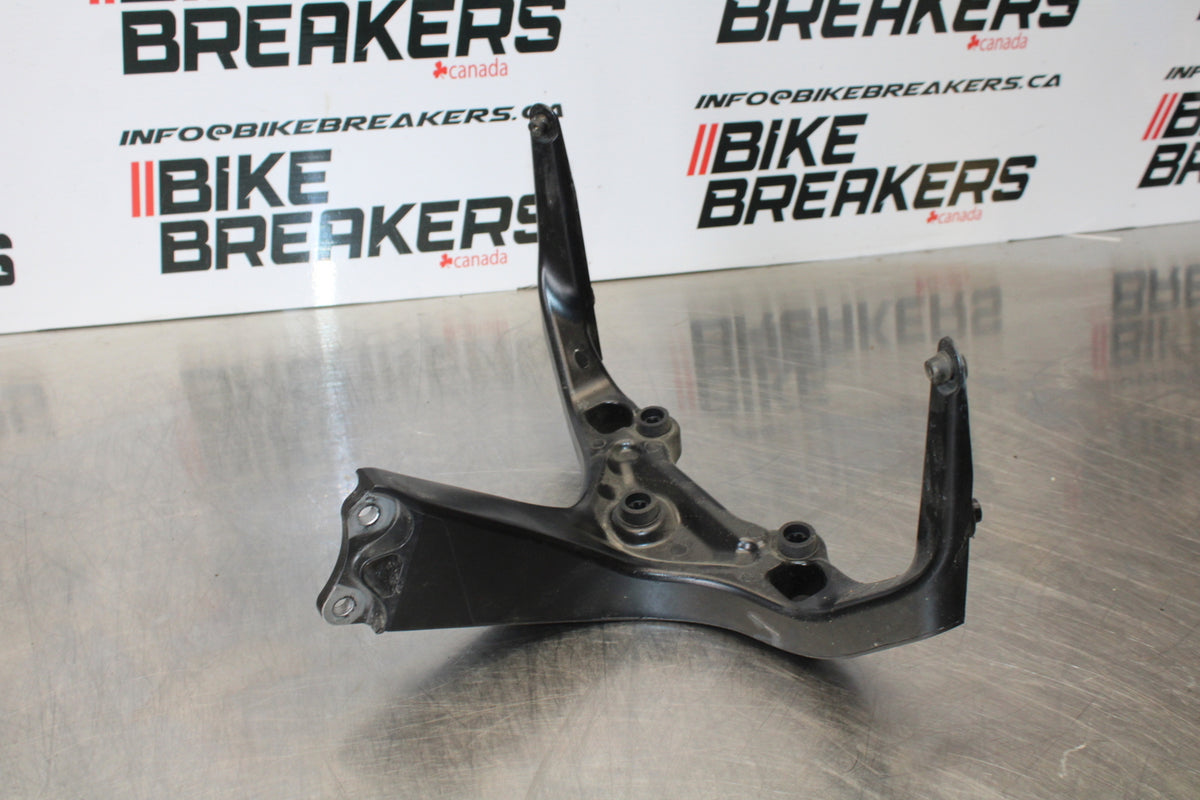 06-07 HONDA CBR1000RR UPPER FAIRING MIRROR GAUGES STAY BRACKET BB166