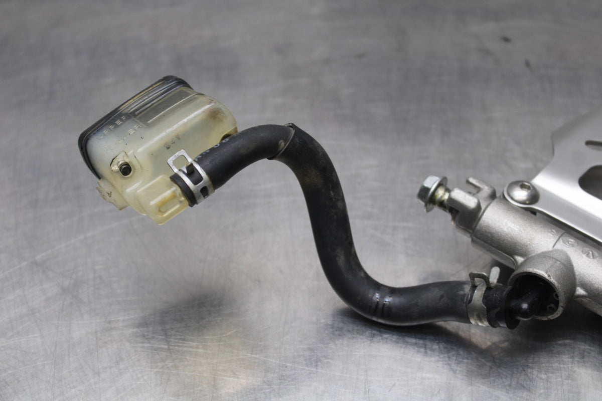 08-10 SUZUKI GSXR 600 REAR BACK BRAKE MASTER CYLINDER W RESERVOIR BB835