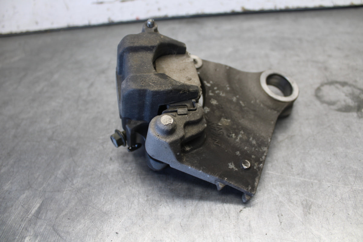 07-09 YAMAHA FZ6 REAR BACK BRAKE CALIPER W MOUNT BRACKET BB713