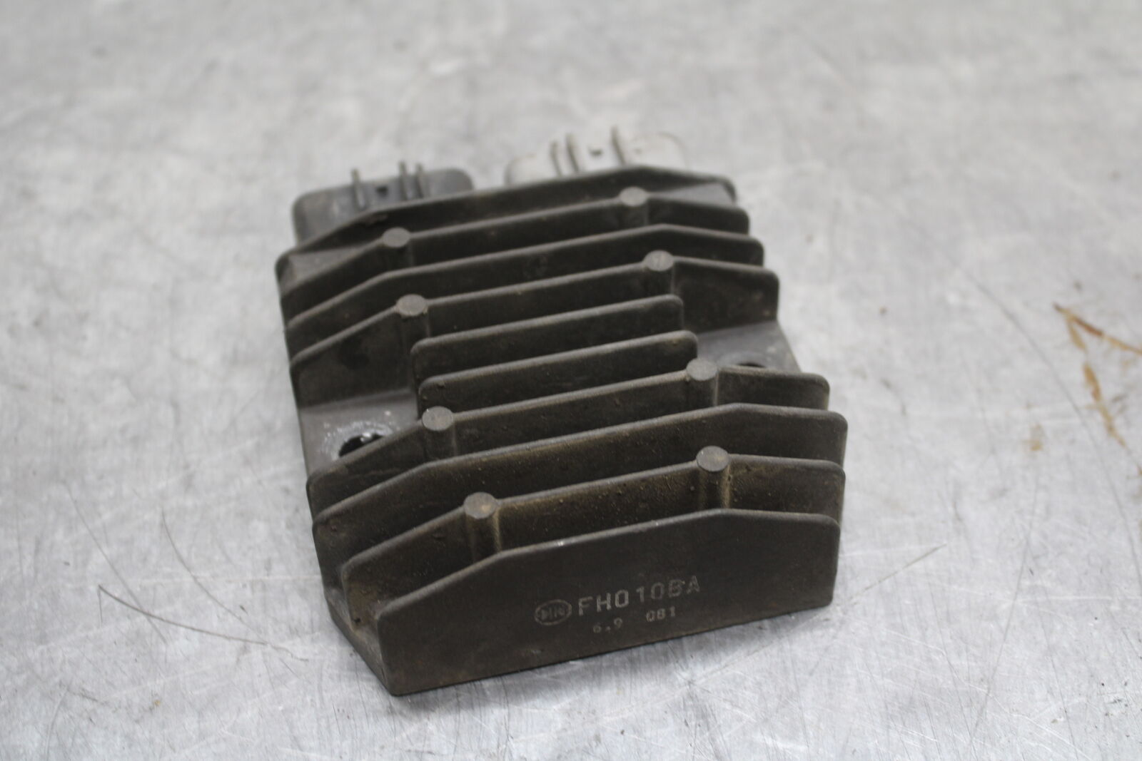 06-07 KAWASAKI NINJA ZX10R RECTIFIER VOLTAGE REGULATOR BB115