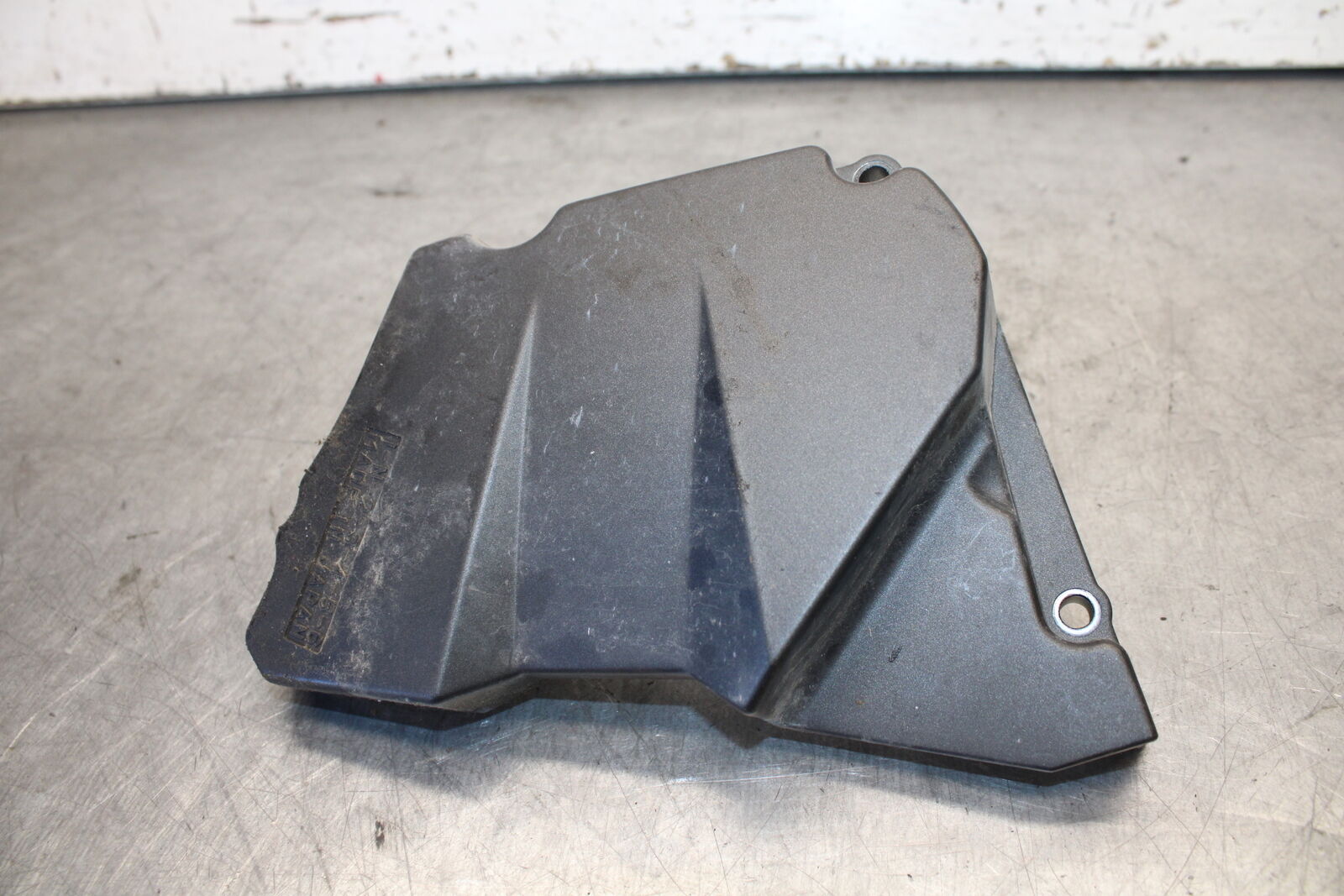 07-09 YAMAHA FZ6 ENGINE SPROCKET COVER 1B3-15418-00-00 BB713