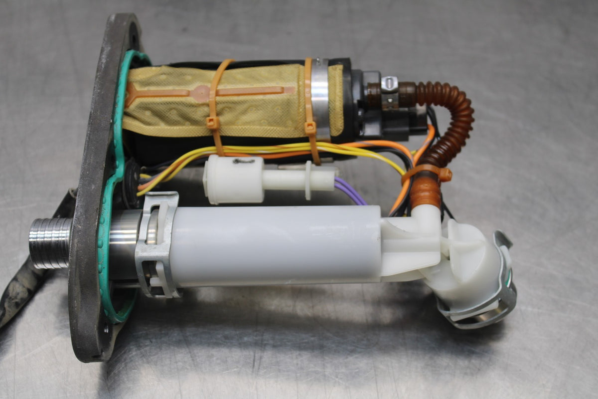 09 HARLEY-DAVIDSON SPORTSTER 1200 CUSTOM XL1200C FUEL GAS PUMP BB776