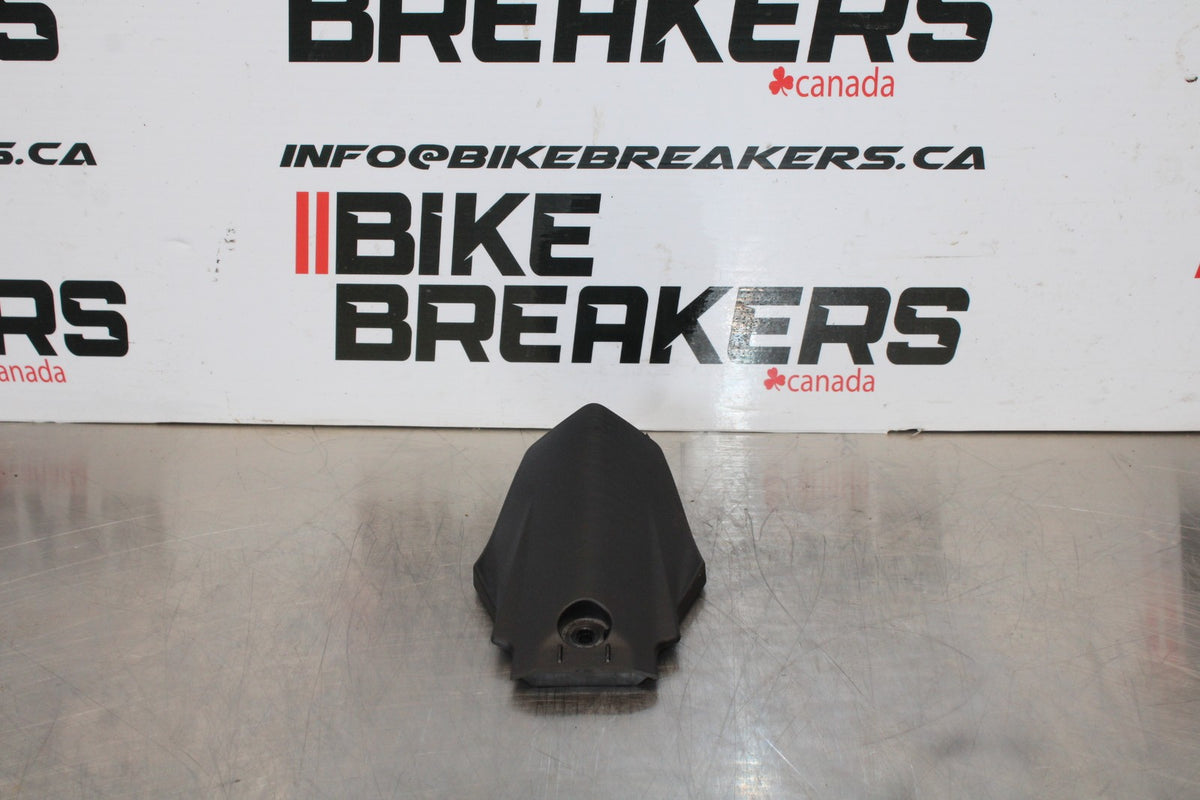 22-25 YAMAHA YZF R7 CENTER REAR BACK TAIL FAIRING COVER TRIM COWL BB176