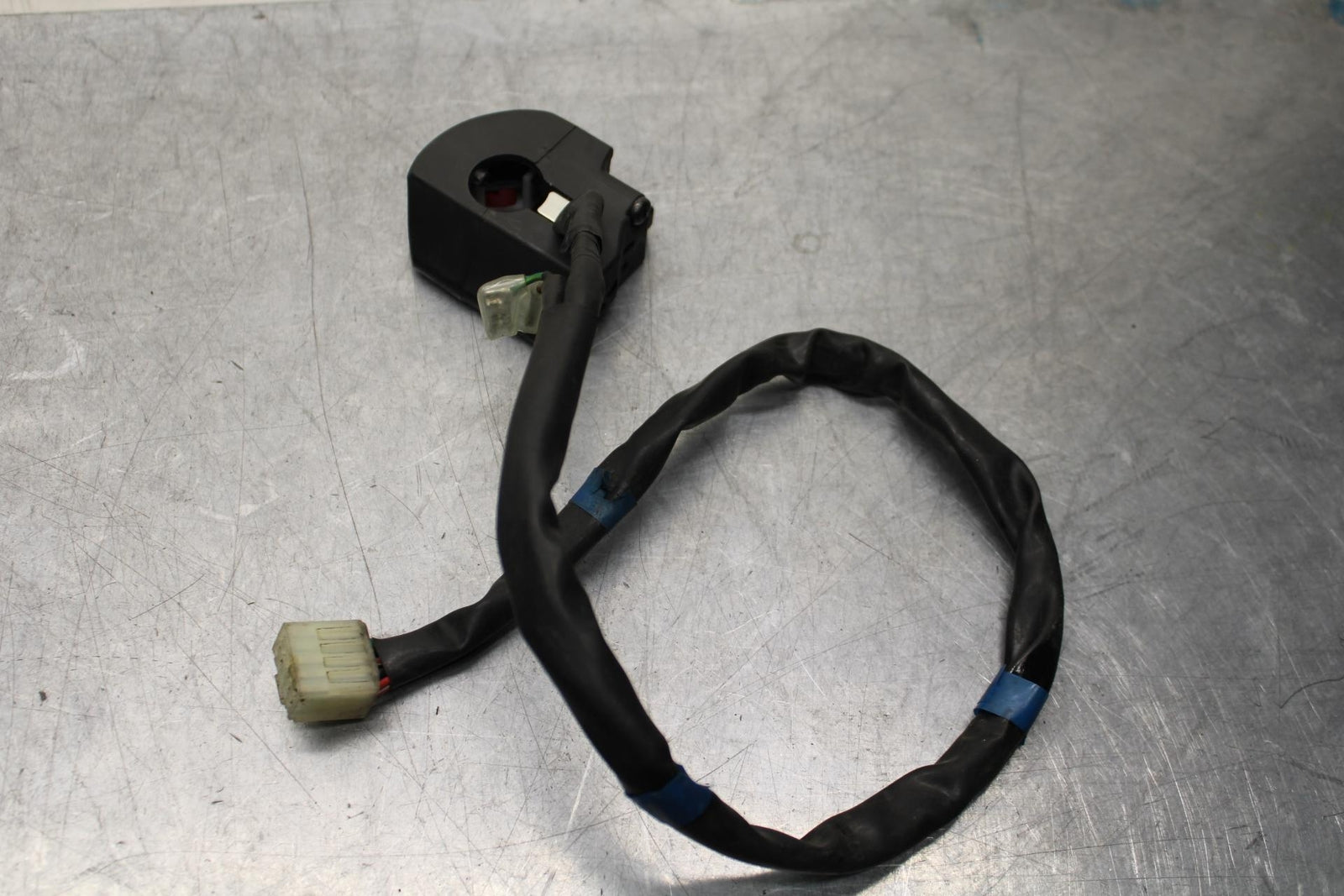 22-23 YAMAHA YZF R7 RIGHT CLIP ON HANDLE KILL OFF START SWITCH  BB583