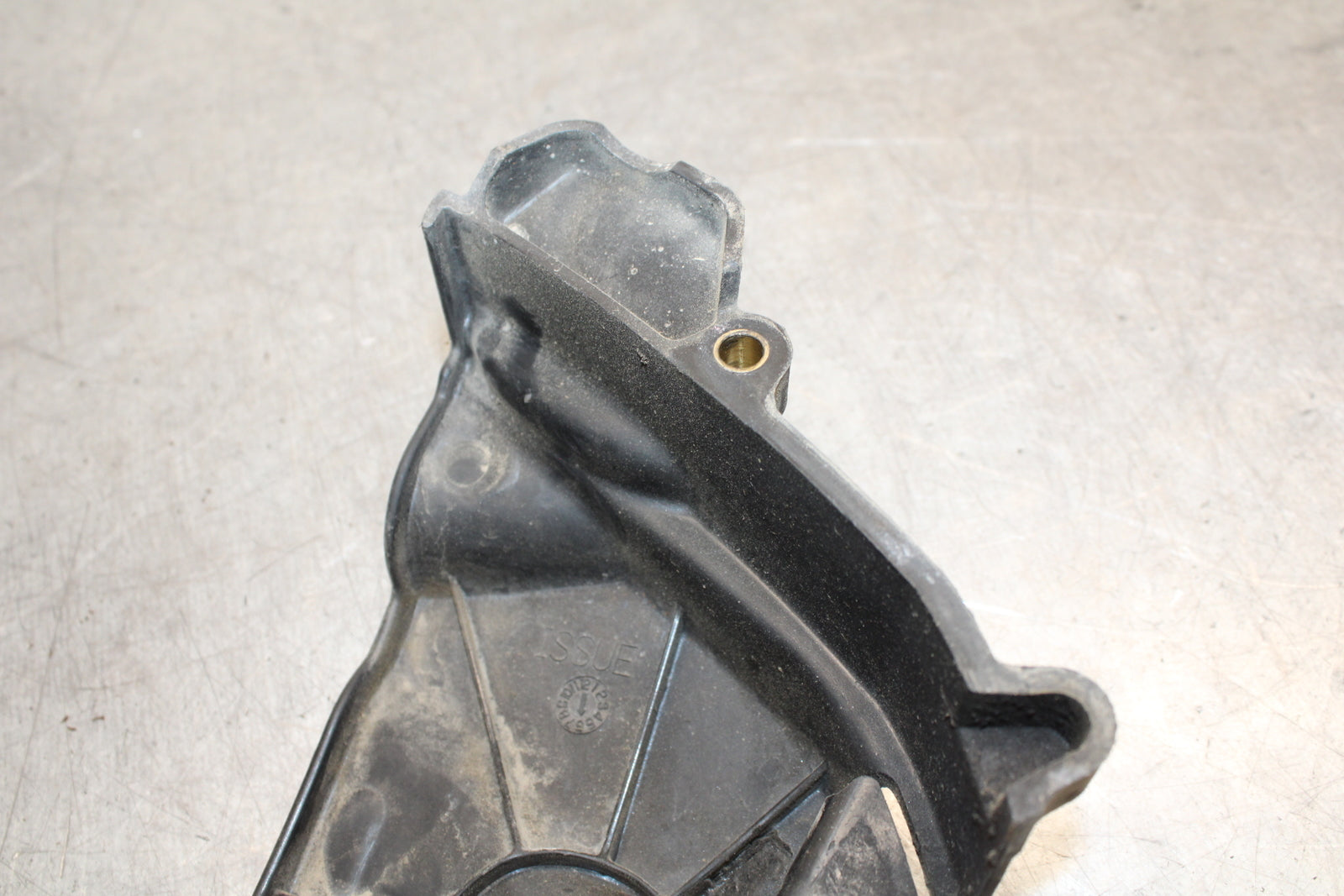 09-11 TRIUMPH DAYTONA 675 ENGINE SPROCKET COVER BB652