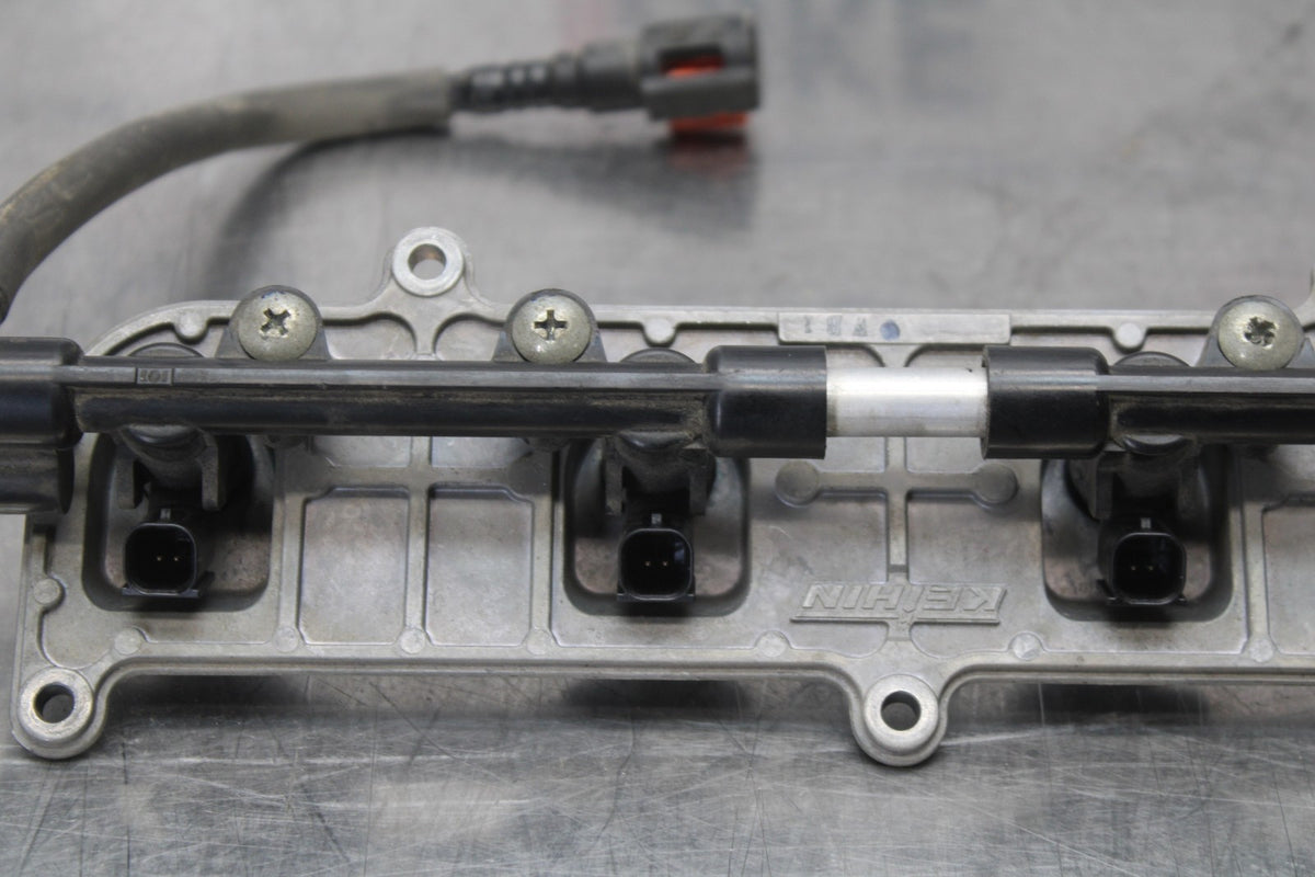 07-08 KAWASAKI NINJA ZX6R SECONDARY FUEL INJECTORS TOP AIRBOX GAS RAIL BB203