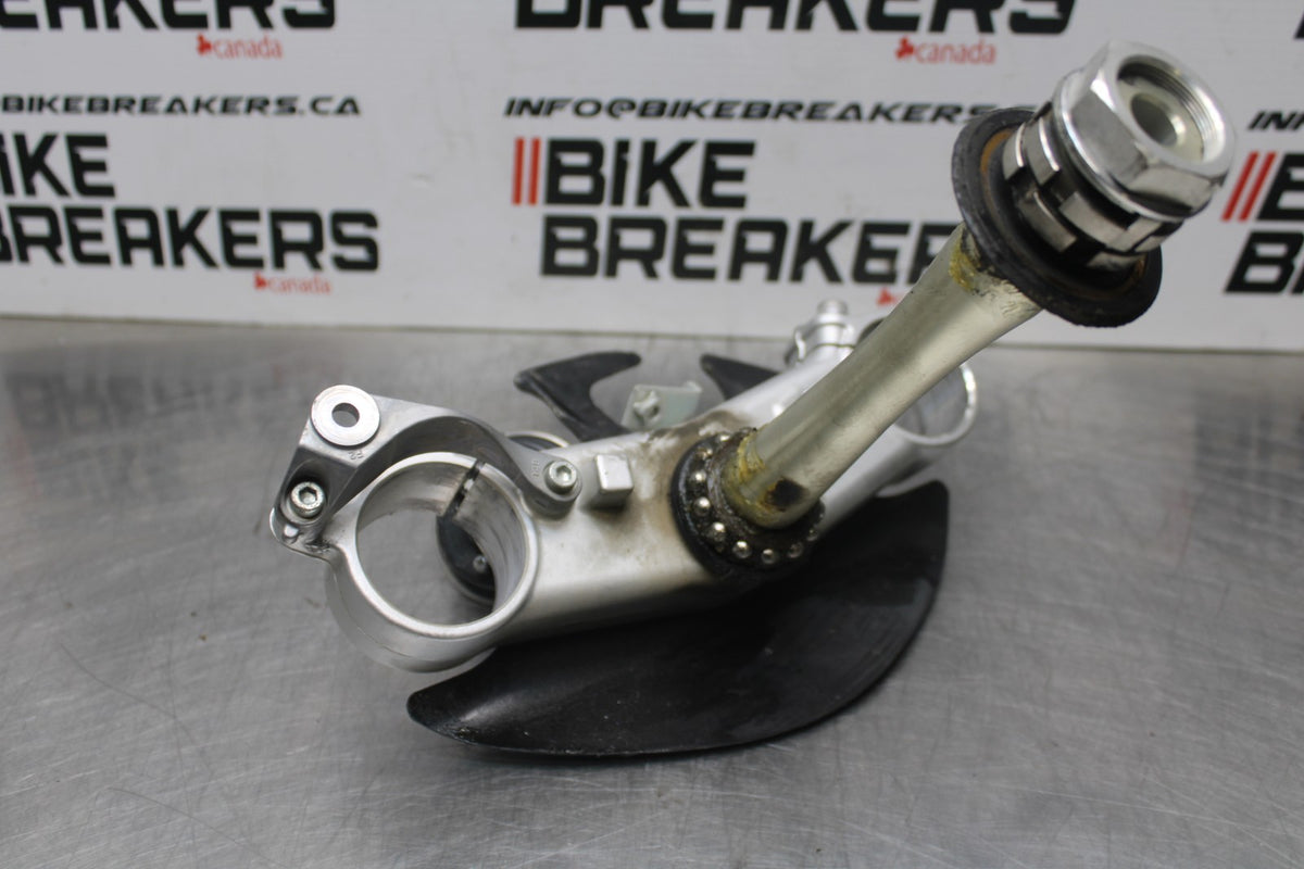 13 YAMAHA YZF R1 FRONT FORKS CLAMP LOWER TRIPLE TREE STEM BB781