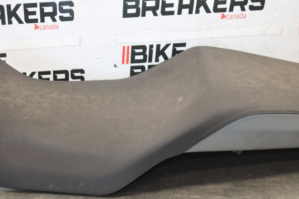 19 BMW F750GS FRONT REAR SEAT SADDLE BB938