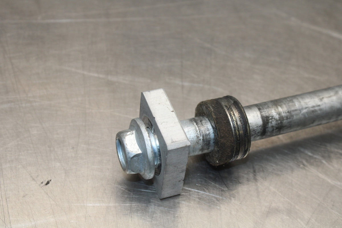 13 KAWASAKI NINJA 650 EX650F ABS REAR AXLE BACK WHEEL RIM PIVOT BOLT AXEL BB828