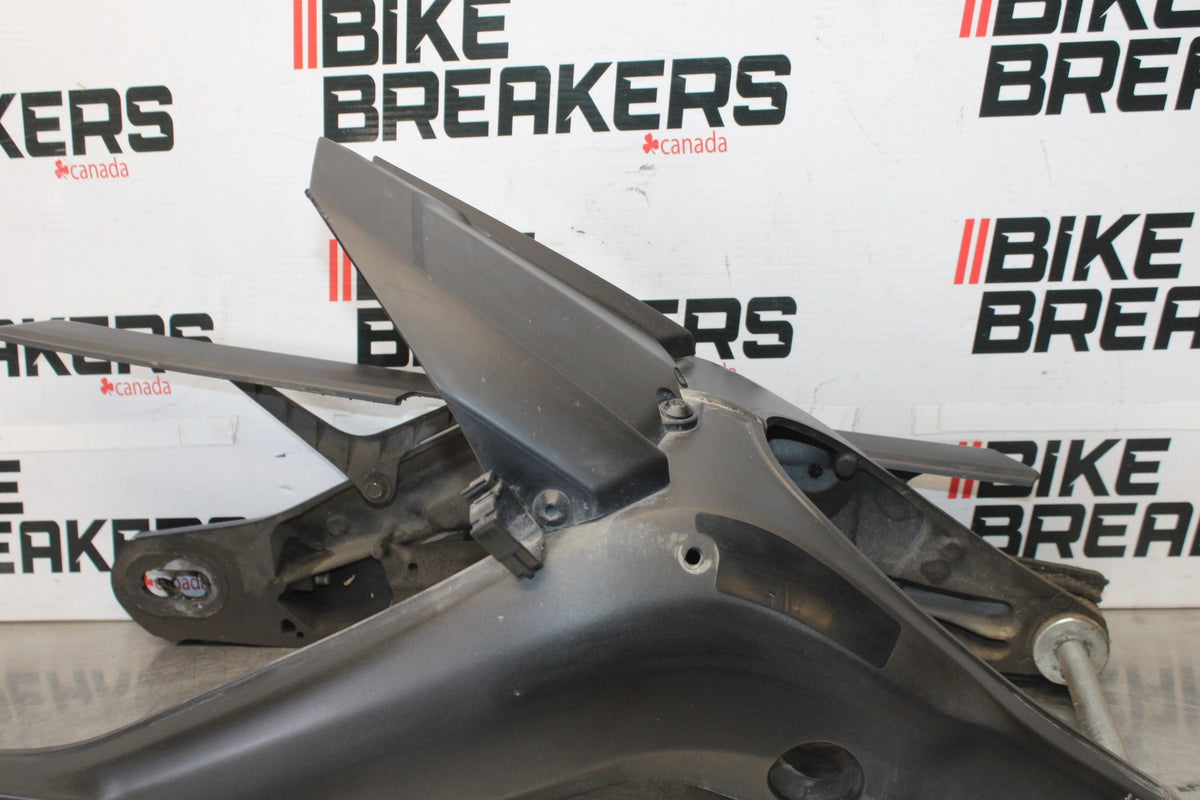 15-17 YAMAHA FJ09 REAR SWINGARM BACK SUSPENSION SWING ARM BB906