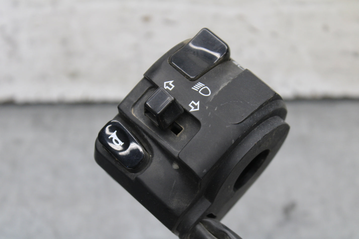 19-22 KAWASAKI Z400 LEFT CLIP ON HANDLE HORN SIGNALS SWITCH SWITCHES BB708