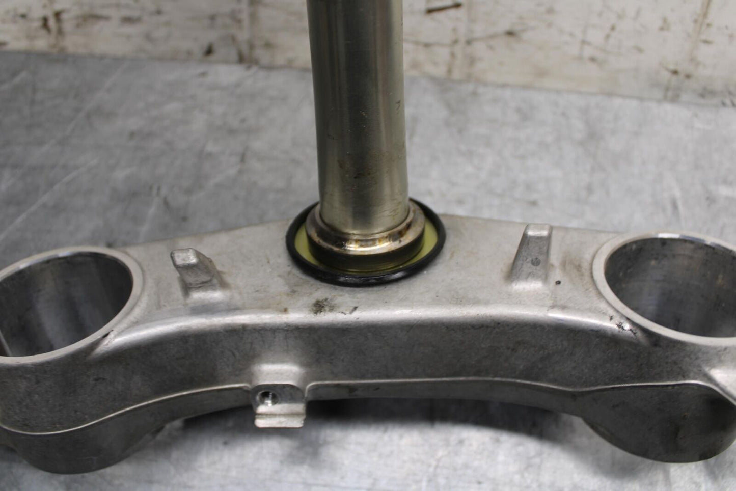 11-23 SUZUKI GSXR 750 FRONT FORKS CLAMP LOWER TRIPLE TREE STEM BB55