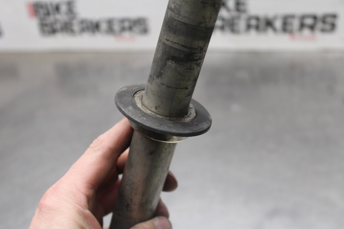 08-09 YAMAHA YZF R6S REAR AXLE BACK WHEEL RIM PIVOT BOLT AXEL BB796
