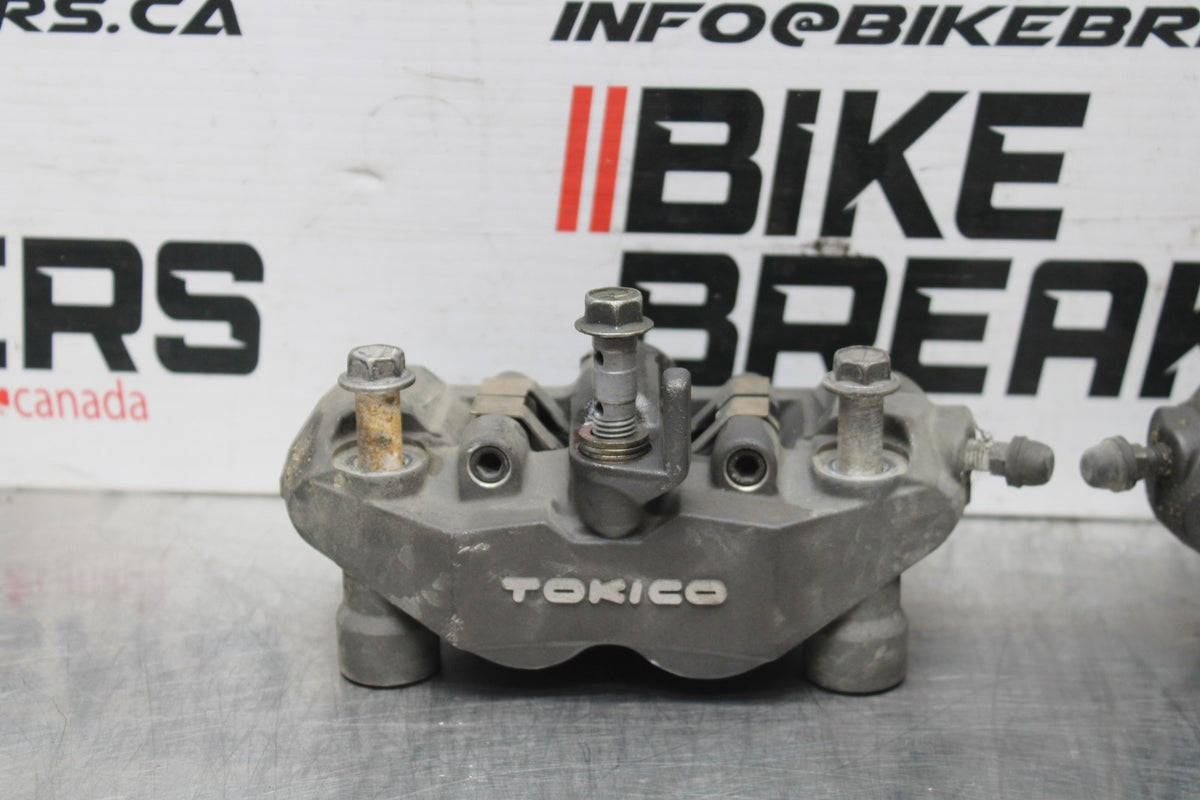 06-07 SUZUKI GSXR 600 RIGHT LEFT FRONT BRAKE CALIPER SET PAIR CALIPERS BB820