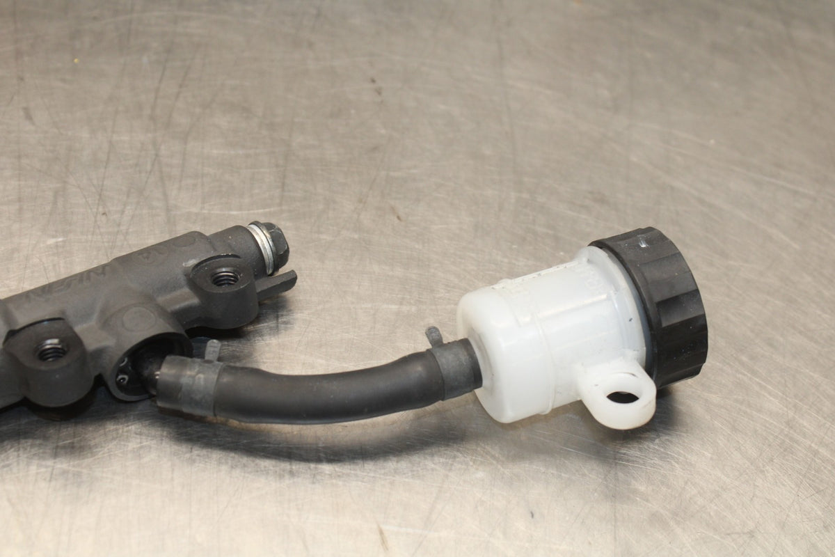 23 KAWASAKI Z900RS REAR BACK BRAKE MASTER CYLINDER W RESERVOIR BB935