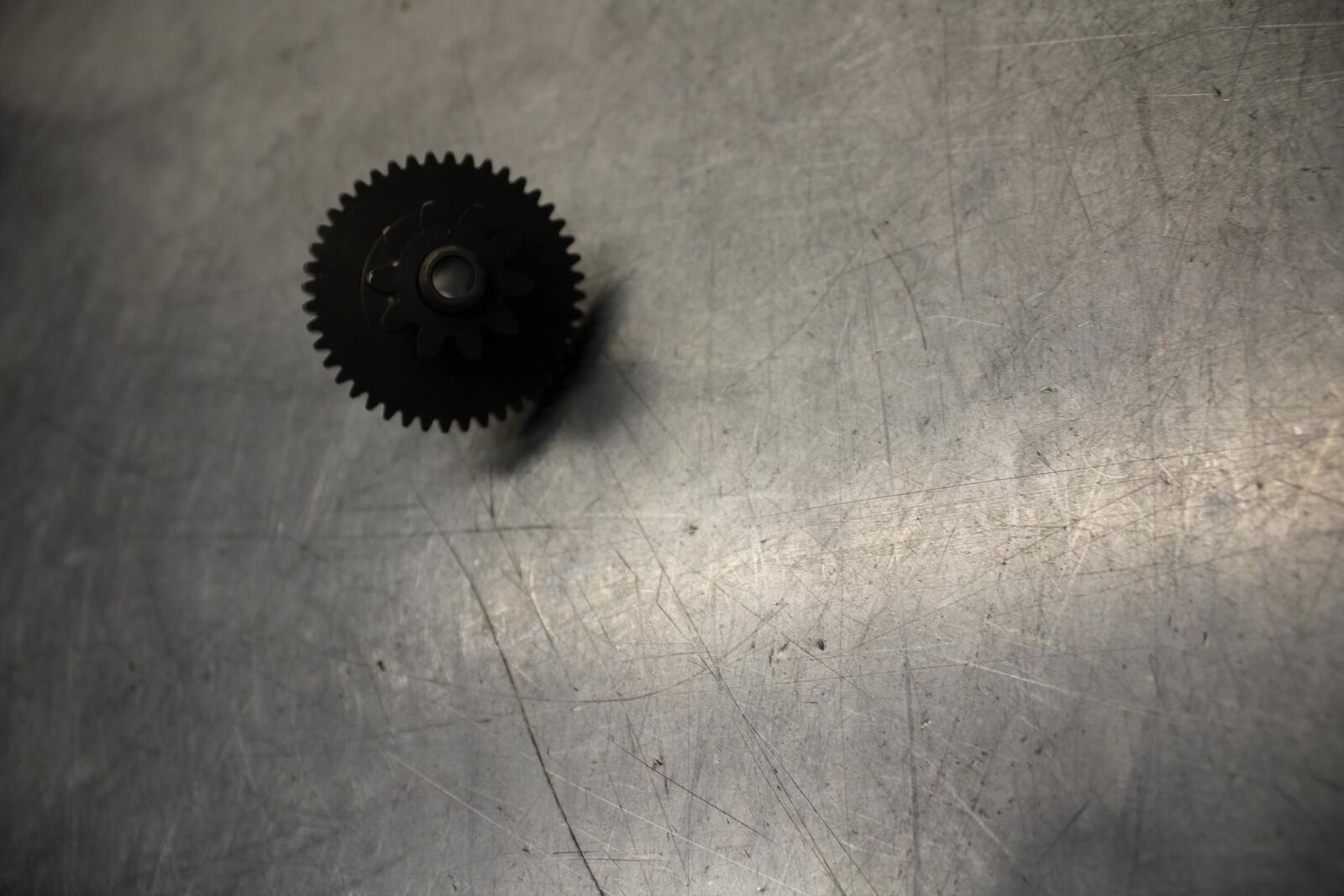 2001 Yamaha YZF R6 ENGINE MOTOR IDLER IDLING GEAR 5SL-15512-00-00 BB68