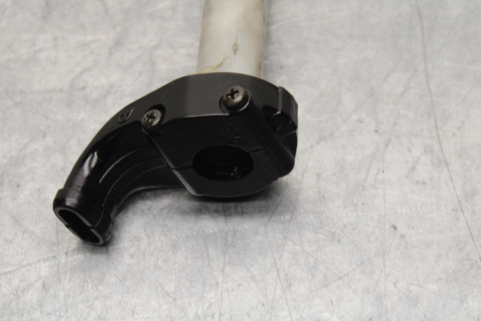 2000 Kawasaki Ninja ZX9R ZX900F RIGHT THROTTLE GRIP BB70