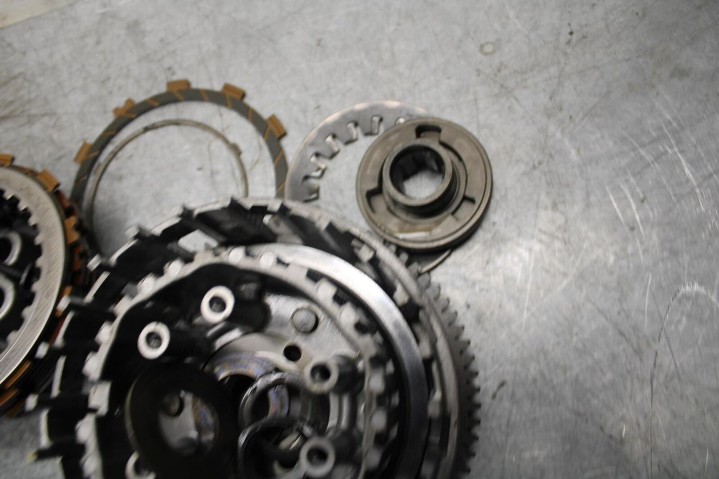 2007 Suzuki GSXR600  CLUTCH W PLATES BASKET HUB 21200-01820 21410-41G10 BB540 