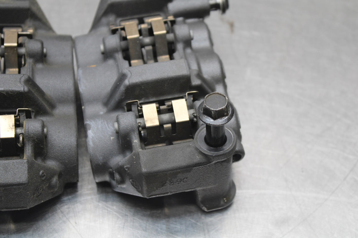 13 YAMAHA YZF R1 RIGHT LEFT FRONT BRAKE CALIPER SET PAIR CALIPERS BB781