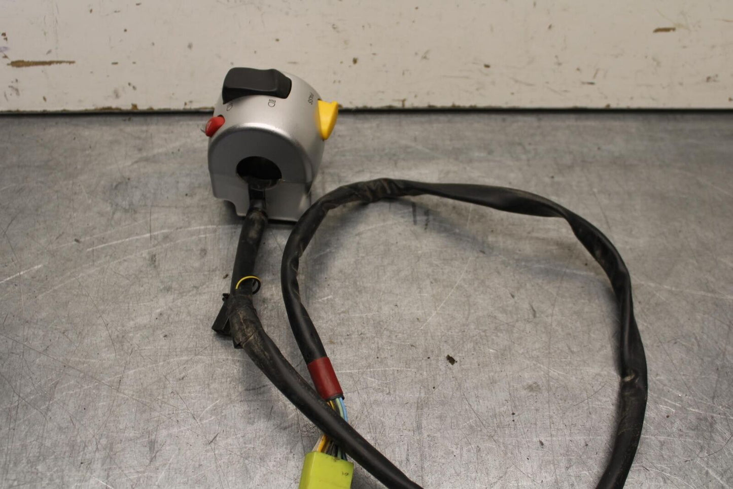 2013 Suzuki Boulevard C50T LEFT CLIP ON HANDLE HORN SIGNALS SWITCH  BB625