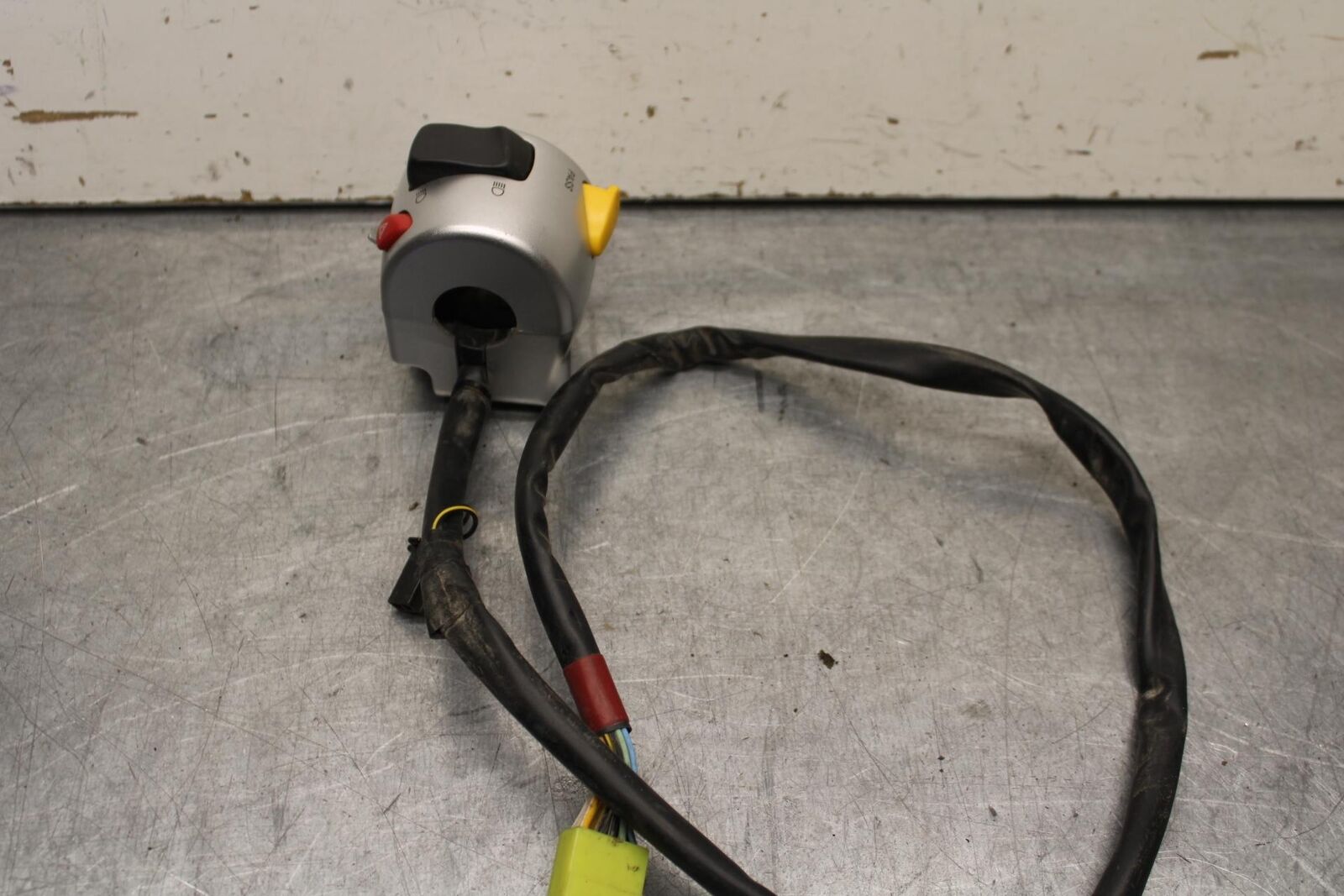 2013 Suzuki Boulevard C50T LEFT CLIP ON HANDLE HORN SIGNALS SWITCH  BB625