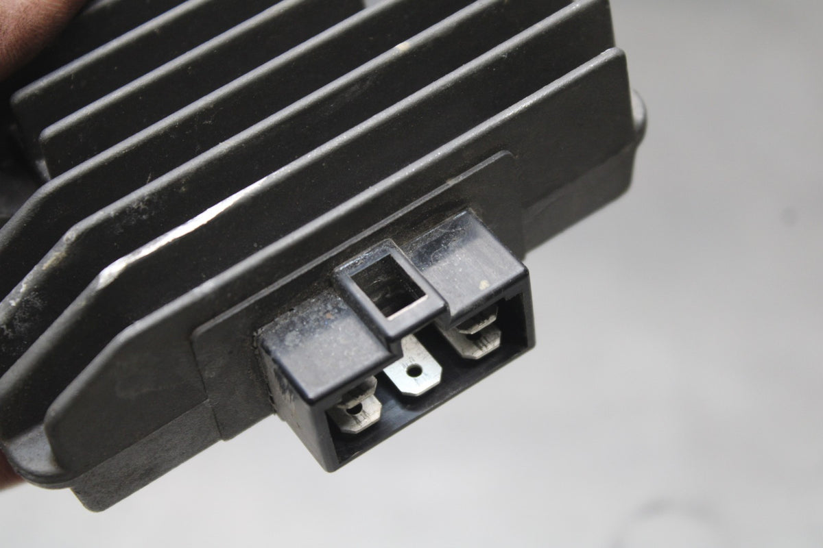 05 YAMAHA YZF R6 RECTIFIER VOLTAGE REGULATOR BB858