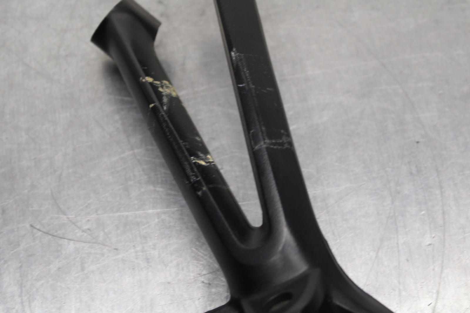09 SUZUKI GSXR600 REAR BACK PASSENGER PEG SET PAIR BB759