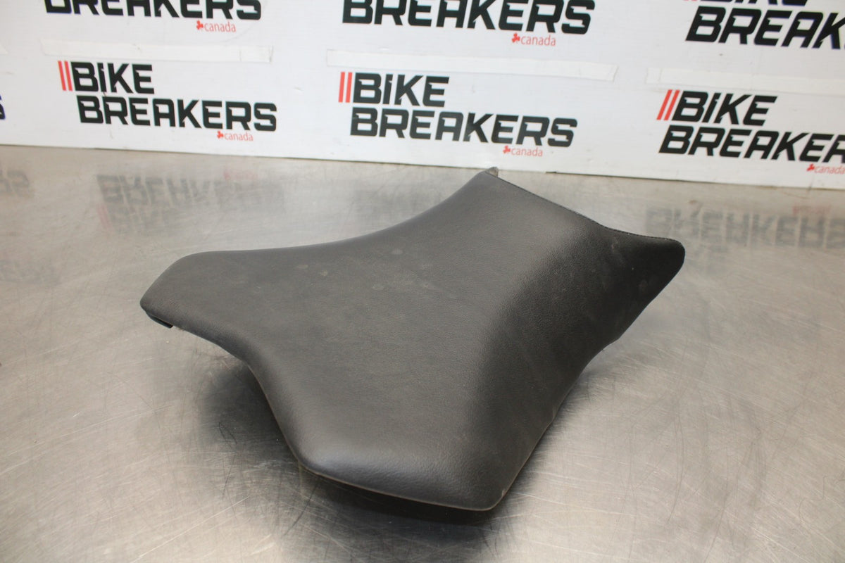 24-25 KAWASAKI NINJA 500 ABS FRONT DRIVERS SEAT PAD SADDLE PILLION BB899