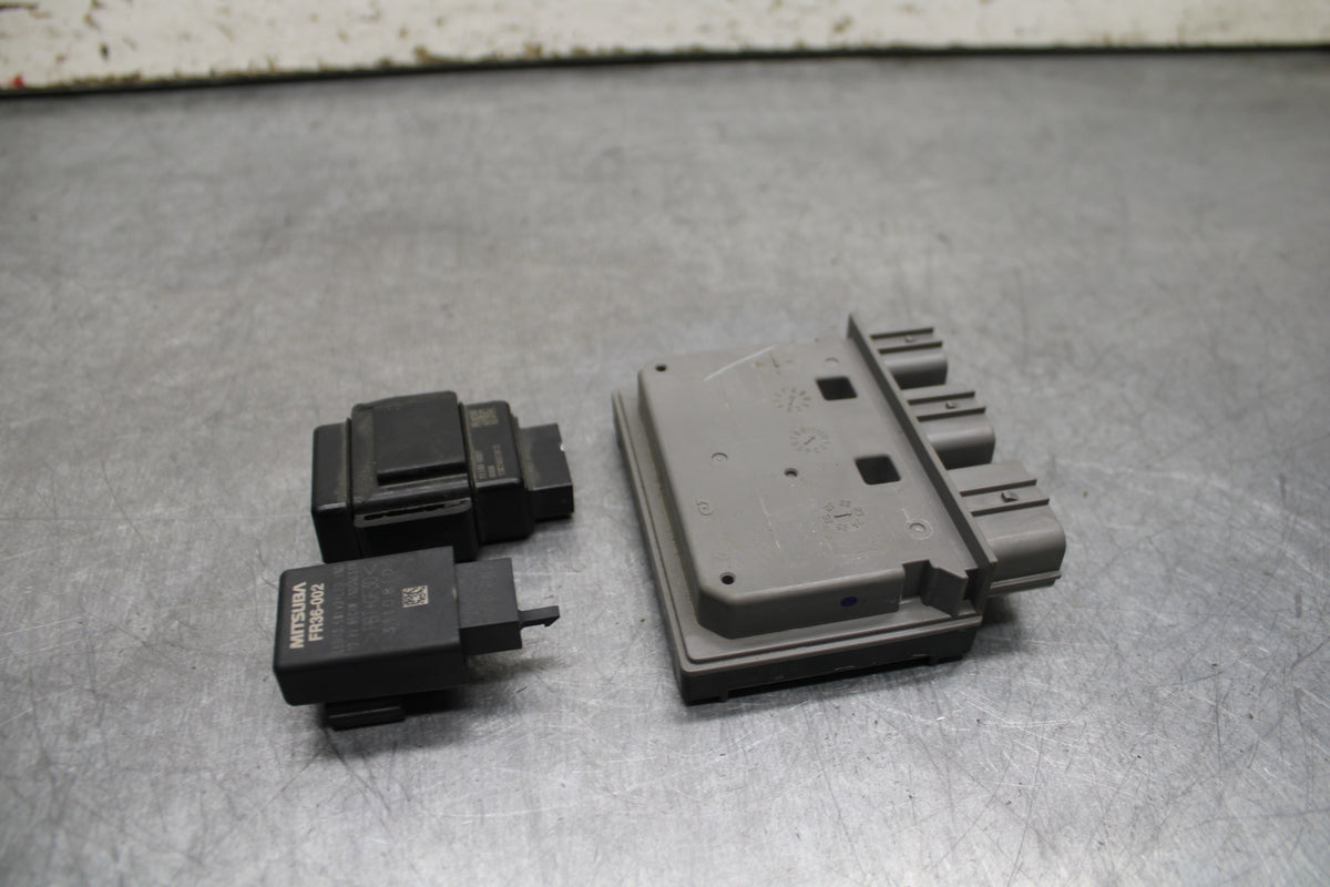 24 KAWASAKI NINJA 500 ABS RELAY ASSEMBLY FUSE BOX SET BB730