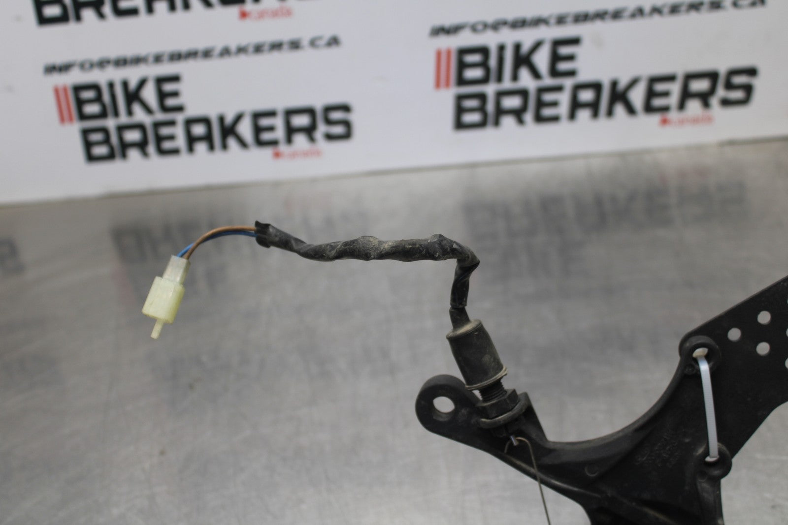 07-08 KAWASAKI NINJA ZX6R RIGHT REARSET REAR SET DRIVER FOOT PEG REST STOP BB203