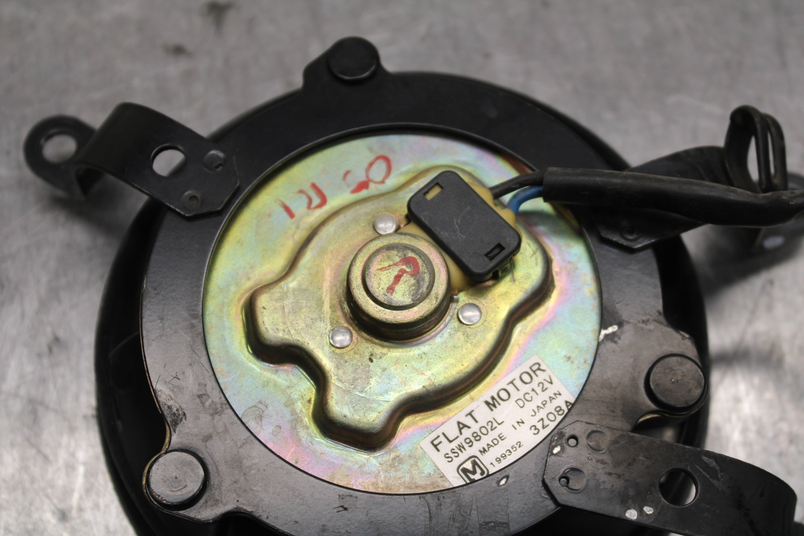 04-05 YAMAHA YZF R1 RIGHT ENGINE RADIATOR COOLING FAN MOTOR BB131
