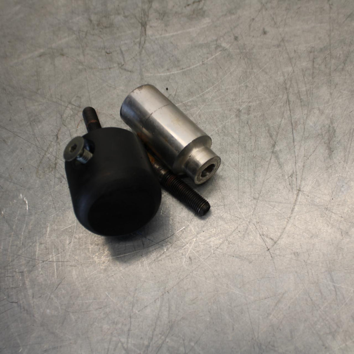 08-16 YAMAHA YZF R6 FRAME SLIDERS SET BB436